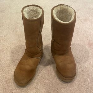 Tall Camel Ugg boots size 8.